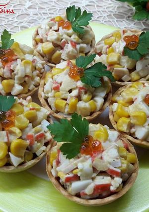 Салат з крабовими паличками та яблуком