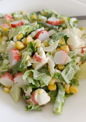 Салат з крабовими паличками класичний