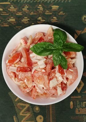 Салат з крабовими паличками та помідорами