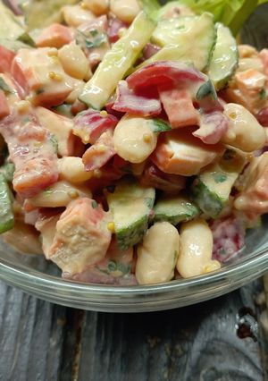 Салат з болгарським перцем і крабовими паличками (салат ''сто грам'')