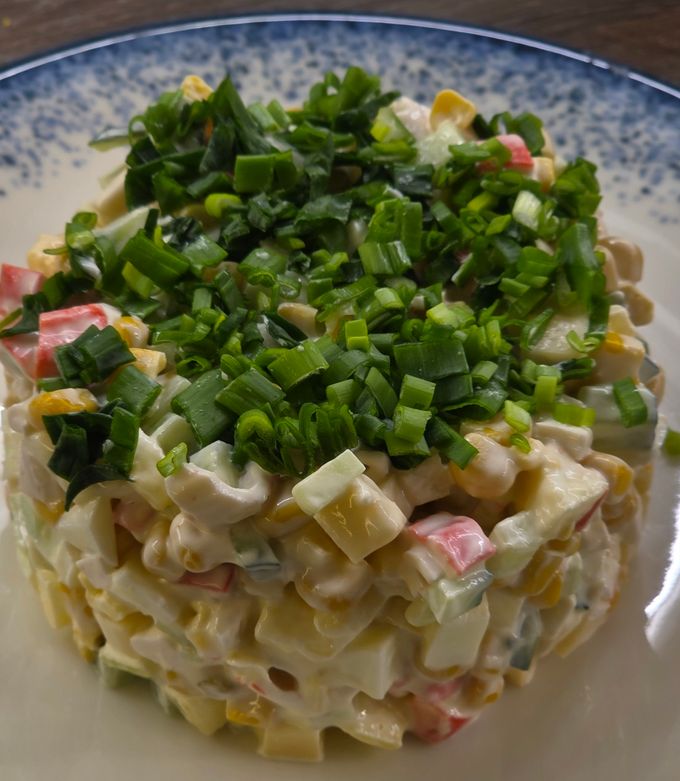 Салат з крабовими паличками та яблуками