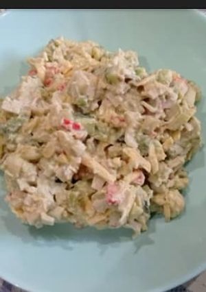 Салат з крабових паличок, авокадо та груш