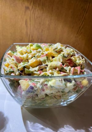 Салат з мівіною та крабовими паличками