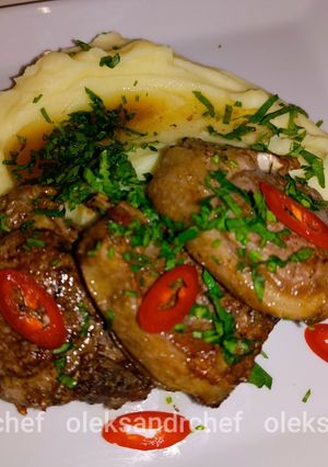 Баранячі відбивні з картопляним пюре/Lamb chops with mashed potatoes