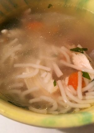Бульйон з домашньої курки