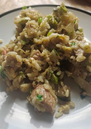 Варена індичка з овочами та рисом