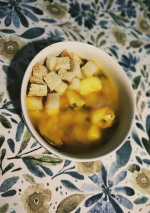 Гороховий суп з копченою куркою