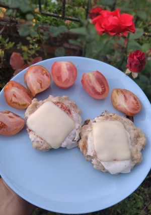 Гнізда з фаршем і яйцем на сніданок