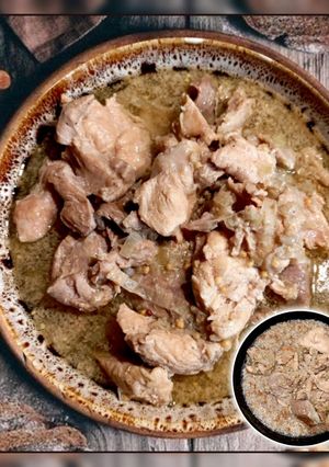 Гречка з підливою та тушкованою індичкою