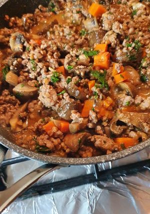 Гречка з м'ясом та овочами