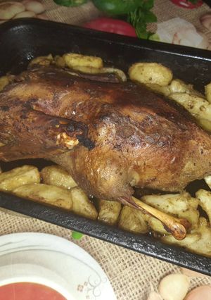 Запечена качка з картоплею