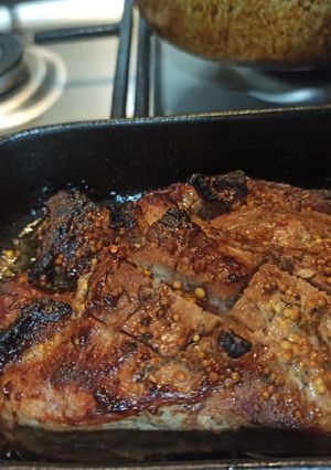 Запечена в духовці свинина