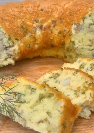 Дуже смачний пиріг на кожен день/Заливний пиріг з зеленою цибулею та фаршем)