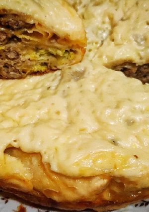 Заливний пиріг із лавашу і фаршу у мультиварці