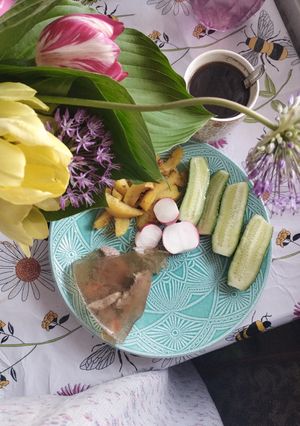 Заливний свинячий язик варений у спеціях