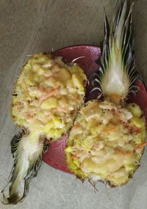 Запечений ананас з куркою