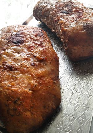 Запечена у спеціях свиняча вирізка (в рукаві)