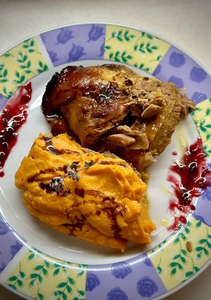 Запечена індичка з бататно-лавандовим пюре