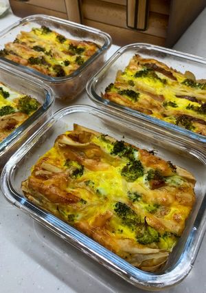 Запіканка з тістом, овочами та мʼясом