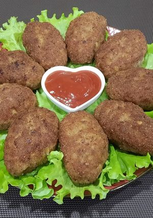 Зрази зі свинини з кисломолочним сиром та зеленню