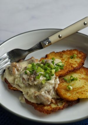 Золотисті деруни з мачанкою