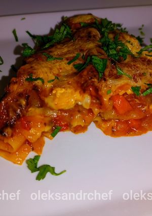 Канелоні з бараниною та кокосовим молоком під сирною скоринкою