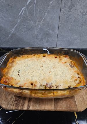 Канелоні з бешамелем та томатною пастою