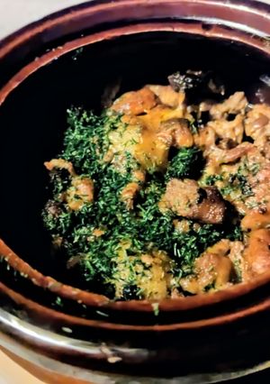 Картопля з м'ясом у горшечку