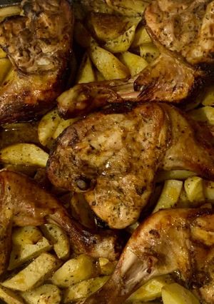 Картопля з куркою в духовці