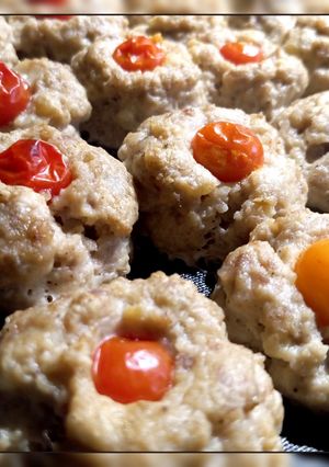 Картопляно-м'ясні гніздечка з помідорами чері