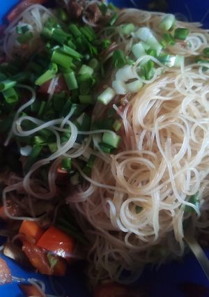 Китайська локшина зі свининою та овочами