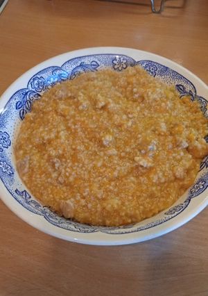 Каша пшенична з м'ясом, морквою та цибулею