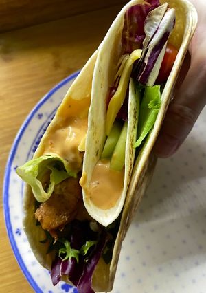 Кишеньки з тортильї з куркою та овочами