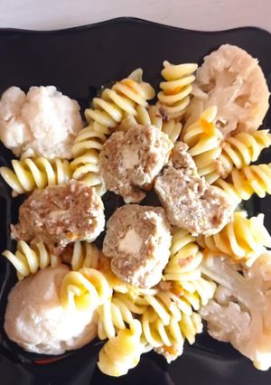 Котлети з індички з кабачком, вівсянкою та сиром фета