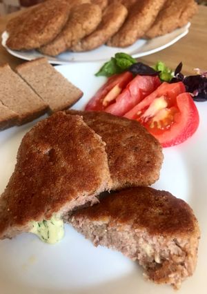 Котлети з індички фаршировані сиром