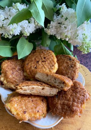 Котлети з сиром в вафельних коржах «Бризолі»