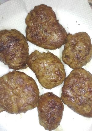 Котлети з курячої печінки в свинячій сітці