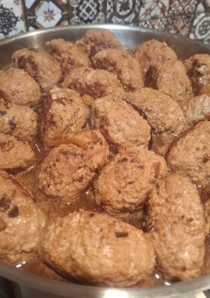 Котлетки з телятини з кускусом та сушеними грибами