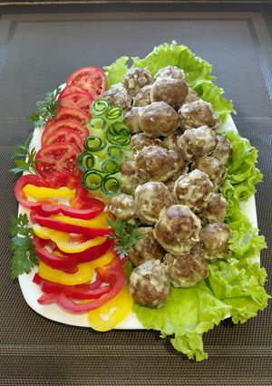 Коттбулар - тефтелі шведською