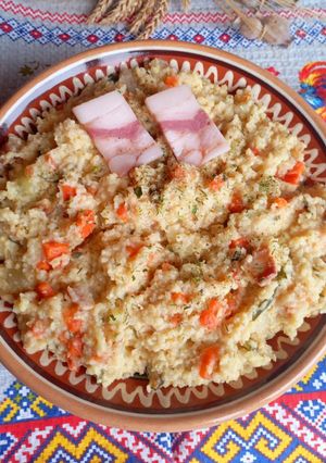 Куліш з салом і паприкою