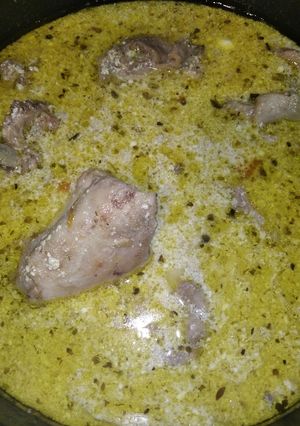 Кролик у сметані