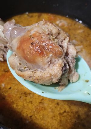 Кролик тушкований зі сметаною та овочами