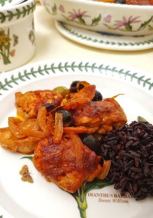 Курка з оливками й салямі – сицилійський рецепт