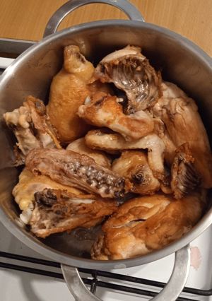 Курка смажена частинами