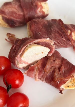 Куряче філе в беконі