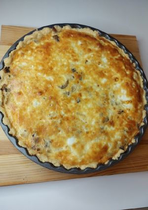 Кіш з куркою і грибами