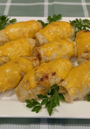 Курячі рулетики з ананасом та сиром