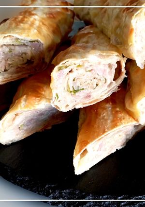 Лаваші з м'ясом, сиром та молодою капустоюБухлаваш