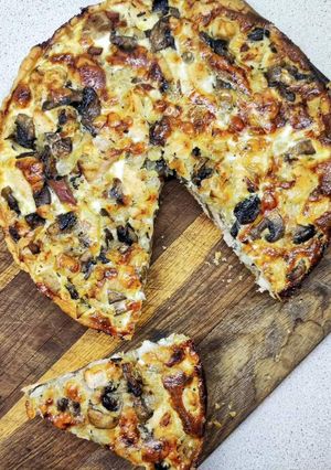 Кіш з куркою та грибами