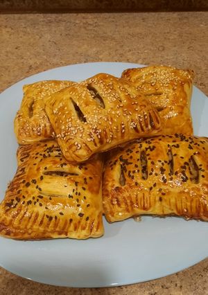 Листкові пиріжки з фаршем